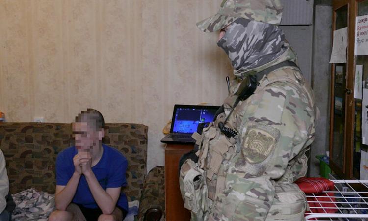 Сотрудники ФСБ задержали жителя Крыма за оправдание терроризма