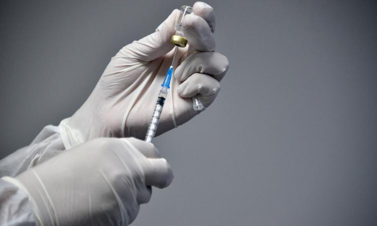 Путин объявил о скором запуске в оборот четвертой вакцины от коронавируса