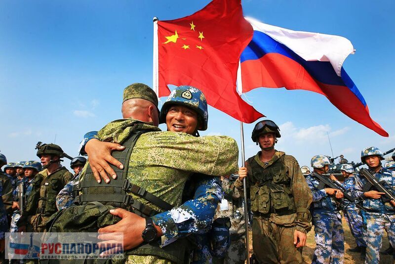 Российские и китайские военные на совместных учениях